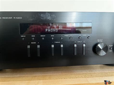 Yamaha R-N303 Network Stereo Receiver Photo #4905055 - US Audio Mart