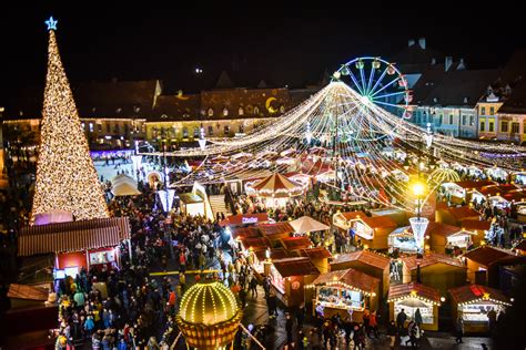 S-a deschis Târgul de Crăciun din Sibiu. Vizitatorii au de ales între ...