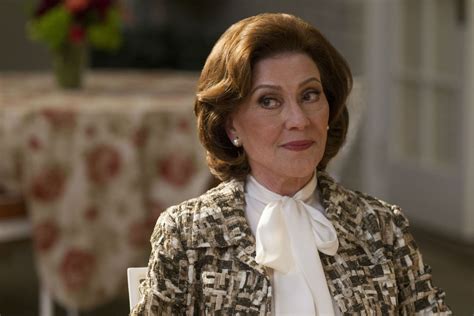 Kelly Bishop Can’t Understand Why Gilmore Girls Fans Love Emily Gilmor | Vanity Fair