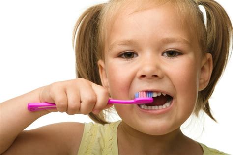 7 effective tooth-brushing tips for toddlers