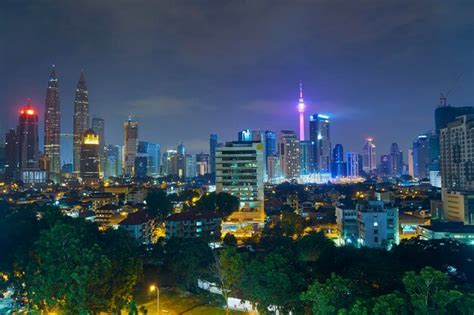 Premium Photo | Kuala lumpur skyline at night