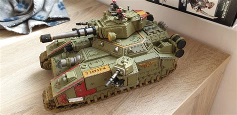 My attempt at painting the mighty Baneblade! Took 3 solid days on this. Album in comments : r ...