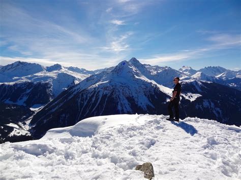 Snowshoeing expedition in the Silvretta Alps. 4-day trip. Certified leader