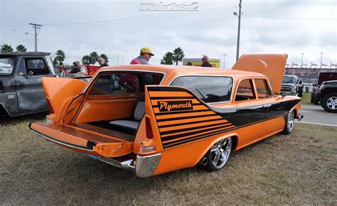 1960 Plymouth Wagon, love the colors and the stripes make the wings POP! Dodge Chrysler, Mopar ...