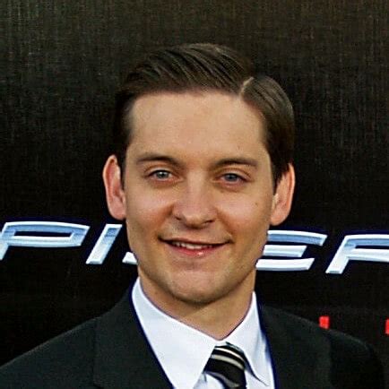 Tobey Maguire Biography-An american actor,Spiderman Trilogy