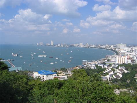 File:Pattaya beach from view point.jpg - Wikipedia