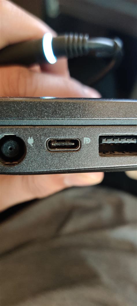 What is this D symbol on Type-C port on my laptop stand for? How can I ...