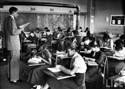 Segregation In America: 33 Powerful Historical Photos