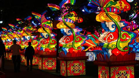 Philadelphia Chinese Lantern Festival returns for another 'dreamlike' stint