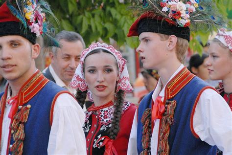 Quick overview of folk costumes from Poland (warning: picture-heavy) | Polish traditional ...