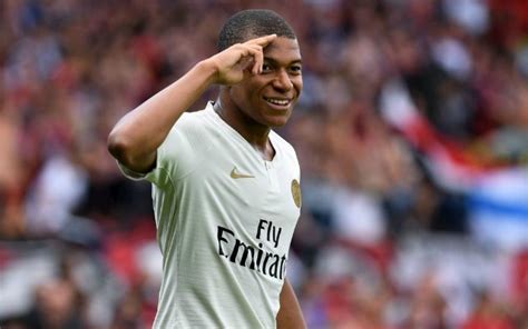 Mbappe Real Madrid Jersey / Real Madrid Transfer News: Kylian Mbappe will not be ... - Real ...