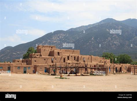 Taos Pueblo, UNESCO World Heritage Site, Taos, New Mexico, USA Stock ...