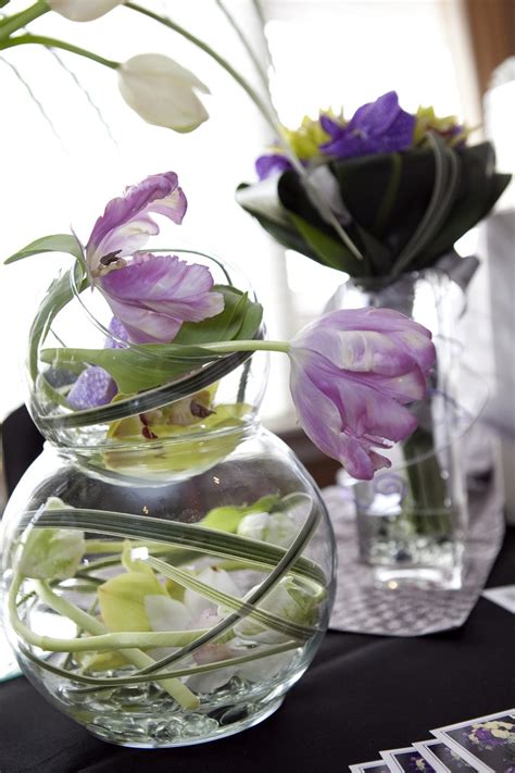 I love glass bowl centerpieces | Glass centerpieces, Glass bowl ...