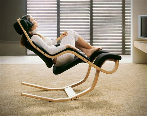 Reclining Gravity Balans Chair | iCreatived