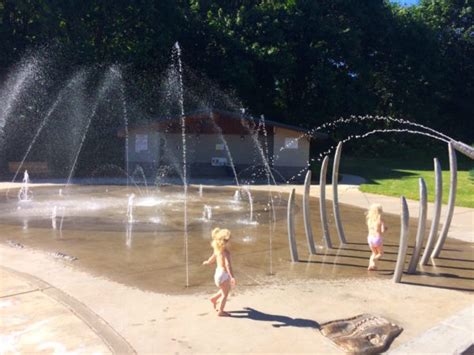 Best West Linn parks: Playgrounds, splash pads, hikes + more in Oregon