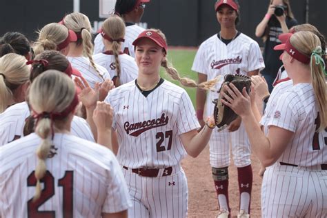 Seniors honored as Gamecock softball drops final home series to ...