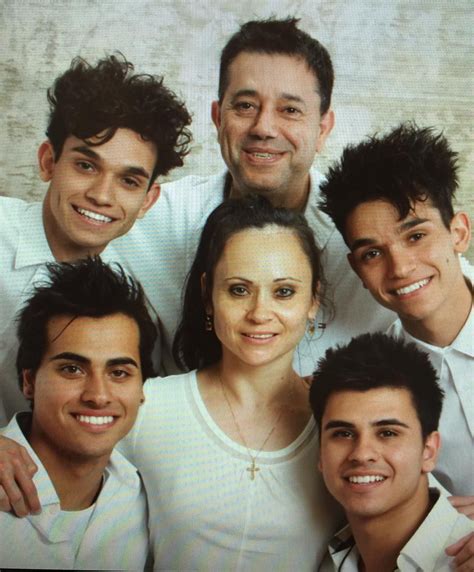 Family portrait. Dobre Family ️ | The dobre twins, Marcus and lucas, Lucas dobre