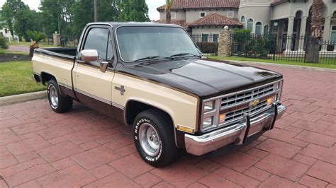 1985 Chevy C10 SWB – TEXAS TRUCKS & CLASSICS