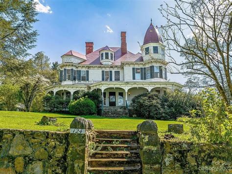 1898 Victorian In Waynesville North Carolina — Captivating Houses