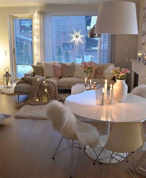 50 Beautiful Small Space Living Room Decoration Ideas - SWEETYHOMEE | Cozy apartment decor ...