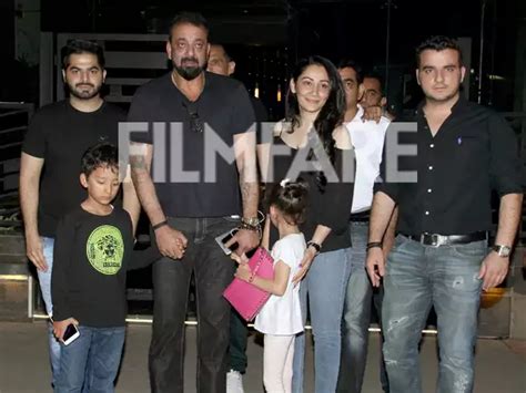 Sanjay Dutt spends time with family | Filmfare.com