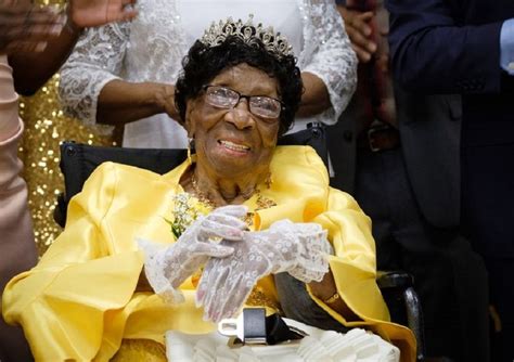 Meet America's oldest person who is this healthy 114-yr-old black woman living in Harlem ...