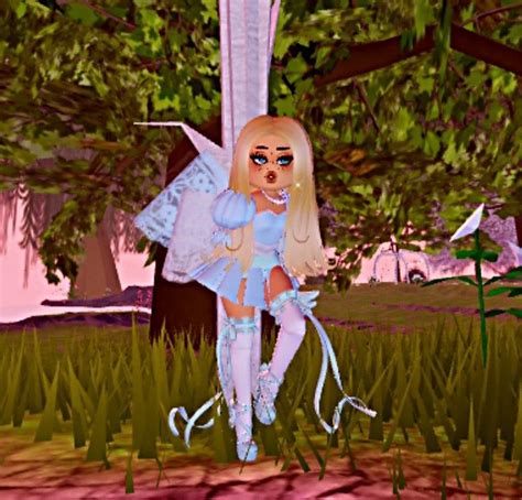 #Royale High | Roblox pictures, Aesthetic roblox royale high outfits, Aurora sleeping beauty