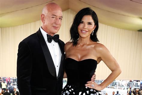 Lauren Sánchez and Jeff Bezos at the 2024 Met Gala