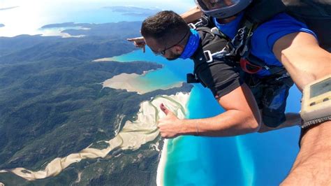 Skydiving Airlie Beach | 15,000ft Skydive Over Whitsundays