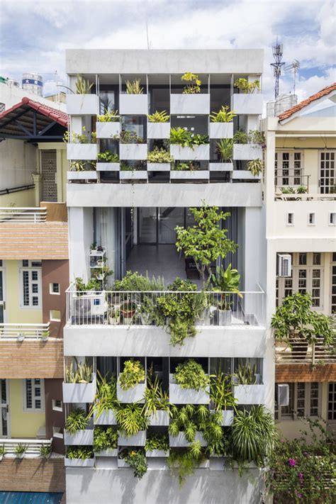 Tube Houses: 15 Projects Reinterpreting the Narrow Vietnamese Residences | ArchDaily