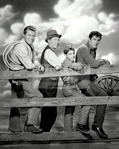 "LARAMIE" CAST OF THE NBC TV WESTERN SERIES - 8X10 PUBLICITY PHOTO (DA ...