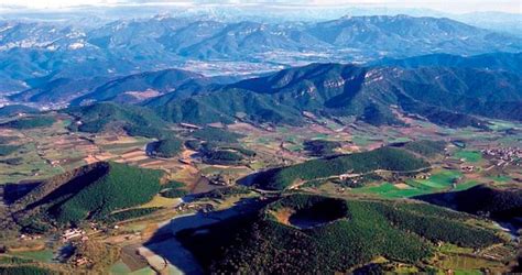 Volcanoes and other landscapes in La Garrotxa | femturisme.cat