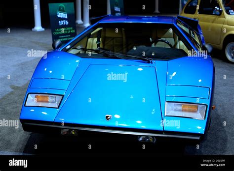 Blue lamborghini countach hi-res stock photography and images - Alamy