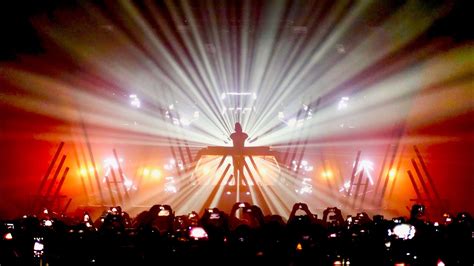 Alan Walker • Different World Tour • Stage, Lighting & Sound Setup - YouTube