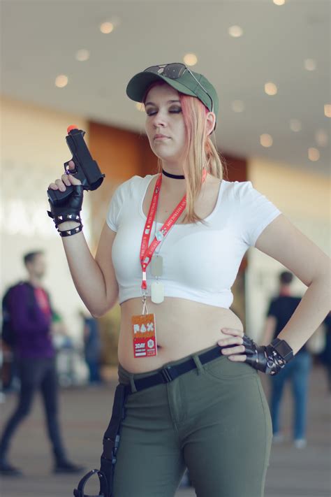 Sonya Blade of Mortal Kombat Cosplay at PAX South