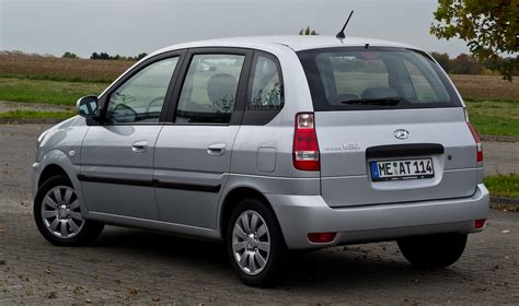 File:Hyundai Matrix 1.6 Comfort (2. Facelift) – Heckansicht, 20. Oktober 2012, Heiligenhaus.jpg ...