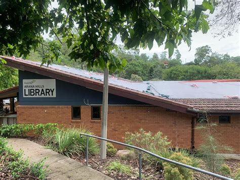 Arana Hills Library gets a little TLC