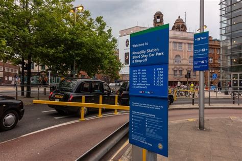 Manchester Piccadilly Train Station - Times, Postcode, Map