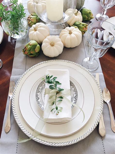 16 Beautifully Simple Thanksgiving Table Setting Ideas - jane at home