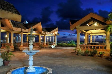 Paradise Isle Beach Resort | Hotels in