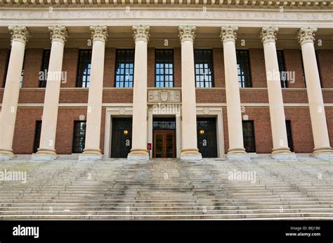 Harvard university library building hi-res stock photography and images - Alamy