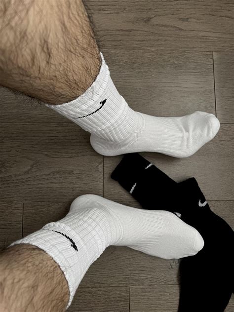 Trying these new cushioned socks : r/Dudesinsocks