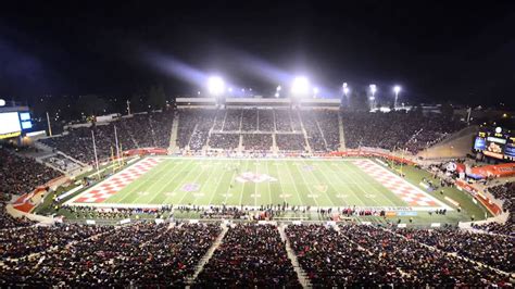 G5 Stadiums (Day 21/64) Fresno State's BullDog Stadium : r/CFB