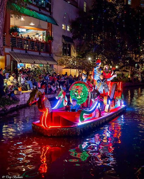 Ford Holiday River Parade and River Lighting Ceremony 2022 | | San antonio riverwalk, San ...