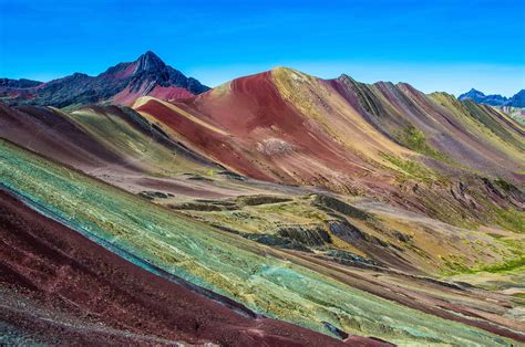 What Expect When Hiking Rainbow Mountain in Peru | The Planet D