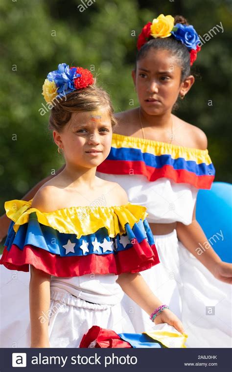 venezuela traditional dance – Szukaj w Google in 2020 | Traditional dance, Fashion, Dance