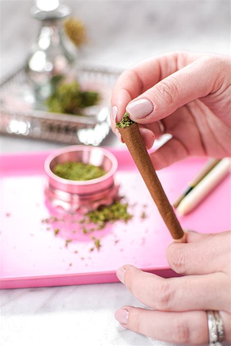 How to Roll a Blunt (The Easy Way!) » Emily Kyle Nutrition