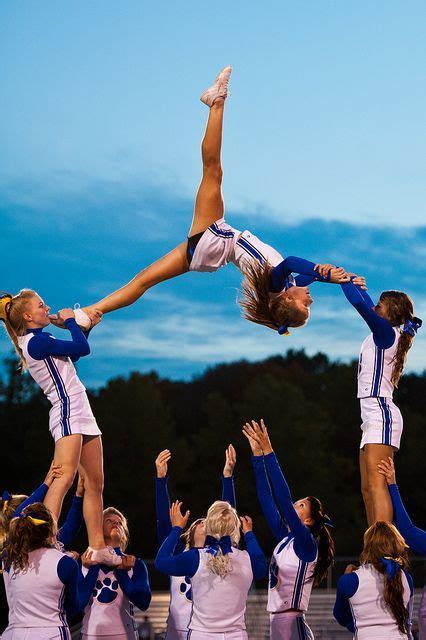 High School Cheerleading Stunts, Cool Cheer Stunts, Cheerleading Photos, Competitive ...