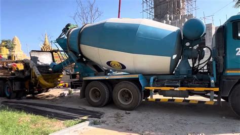 Cement truck ឡានចាក់សុីម៉ង់ - YouTube