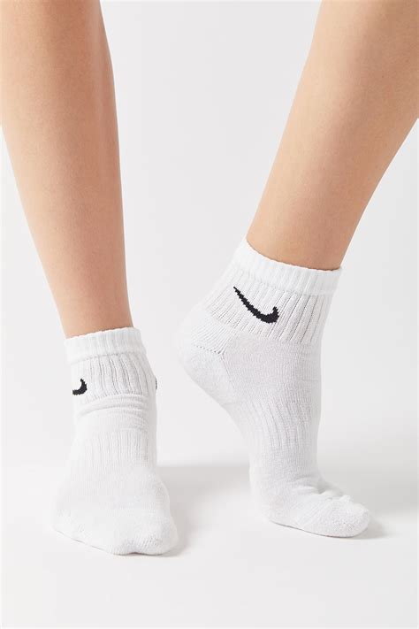 Nike Everyday Cushion Quarter Sock 6-Pack | White nike socks, Nike socks outfit, Sock outfits